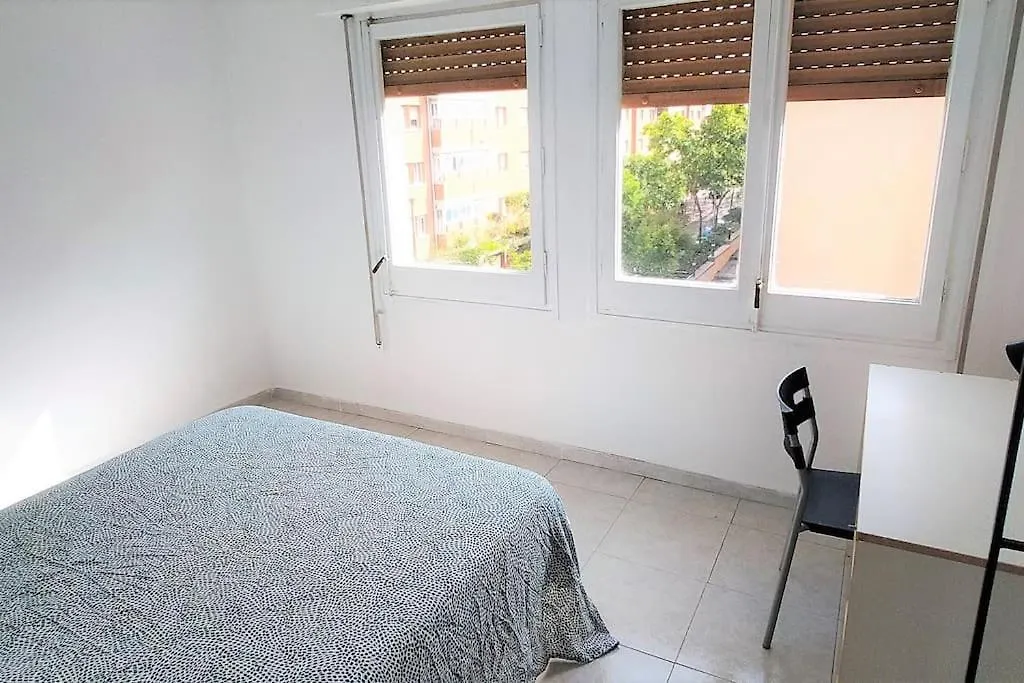 Beautiful Private And Exterior Double Room. Esplugues de Llobregat