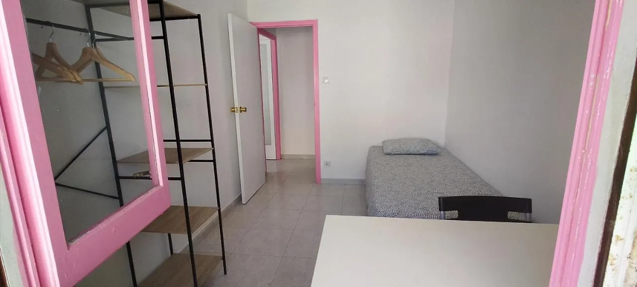 Apartment Beautiful Private And Exterior Double Room. Esplugues de Llobregat